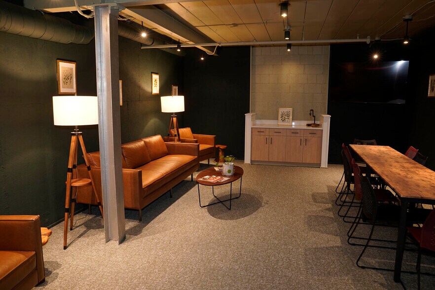 More Photos Of 5900 W North Ave, Milwaukee Restaurant For Lease