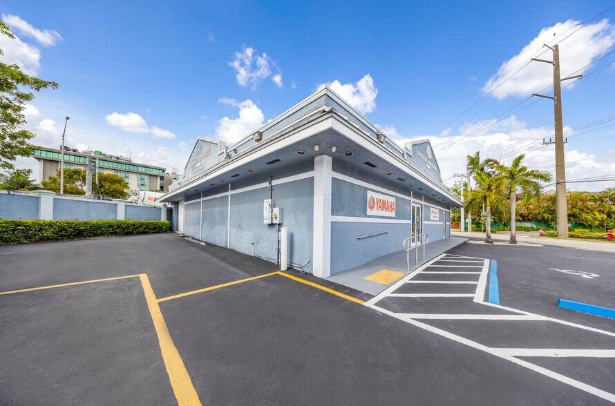 More Photos Of 887 E Okeechobee Rd, Hialeah General Retail For Sale