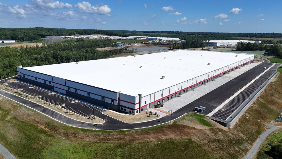 Primary Photo Of 211 Centreport Pky, Fredericksburg Warehouse For Lease