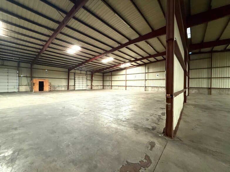 More Photos Of 2303 Santa Rita Ave, Laredo Industrial For Sale