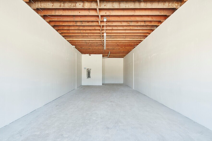 More Photos Of 12430-12464 W Washington Blvd, Los Angeles Freestanding For Lease