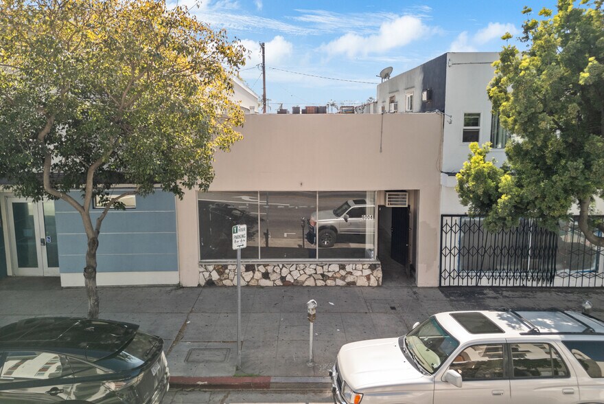 More Photos Of 6004 W Pico Blvd, Los Angeles Storefront For Lease