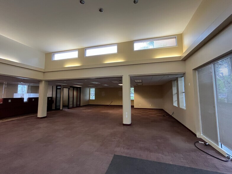 More Photos Of 3401 S University Dr, Davie Office For Sale