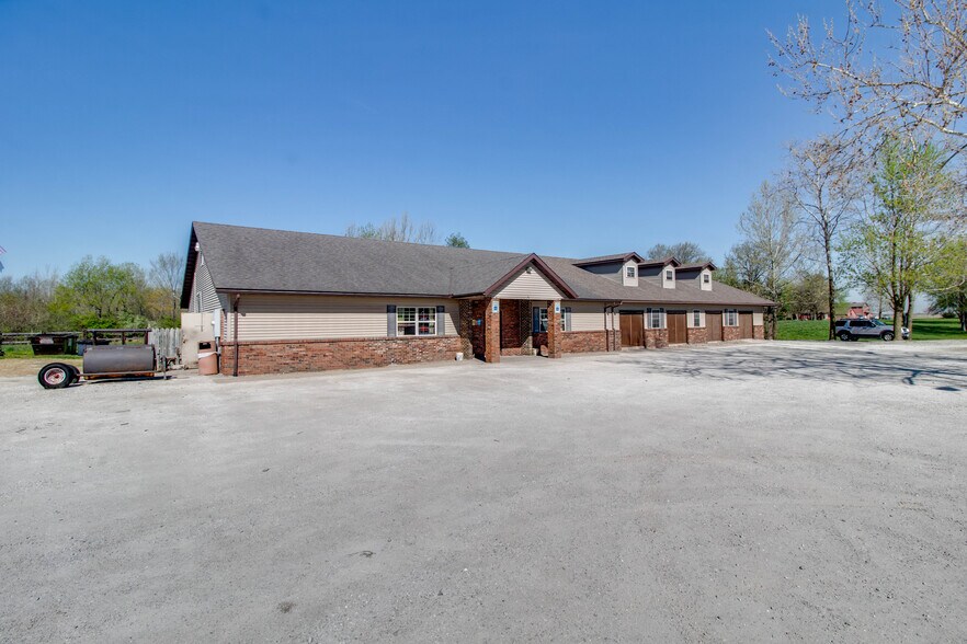 More Photos Of 15281 IL-109, Dow Specialty For Sale