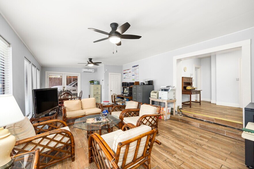 More Photos Of 708 Sul Ross St, Houston Office Residential For Sale
