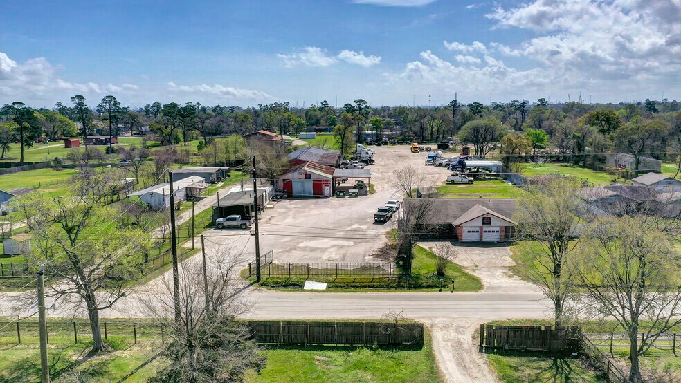 More Photos Of 16636 Bear Bayou Dr, Channelview Warehouse For Sale