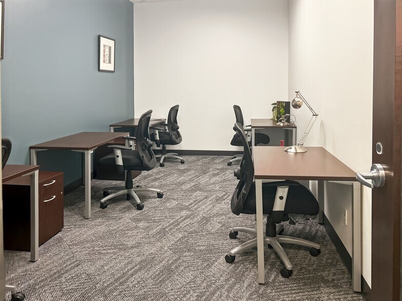 More Photos Of 170 S Green Valley Pky, Henderson Coworking Space