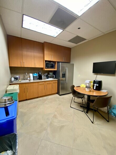 More Photos Of 17701 Cowan, Irvine Office For Sale