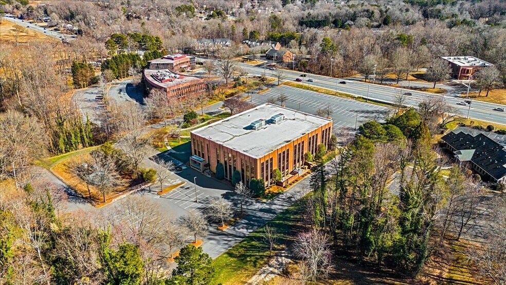 More Photos Of 1823 Eastchester Dr, High Point Office For Lease