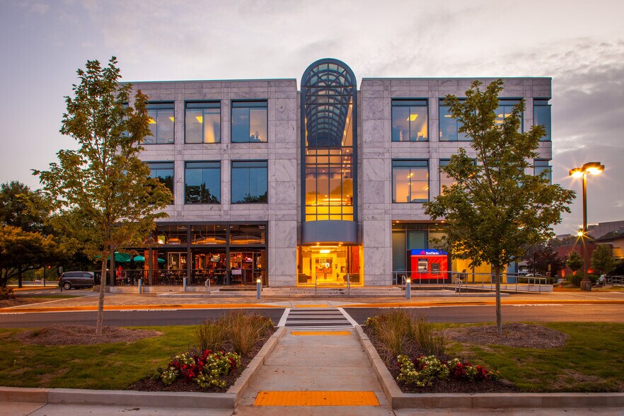 More Photos Of 121 Perimeter Ctr W, Atlanta Coworking Space