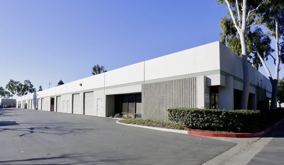 More Photos Of 11652 Knott St, Garden Grove Distribution For Lease