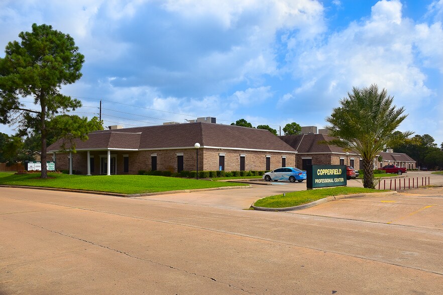 More Photos Of 7050 Lakeview Haven, Houston Medical For Lease