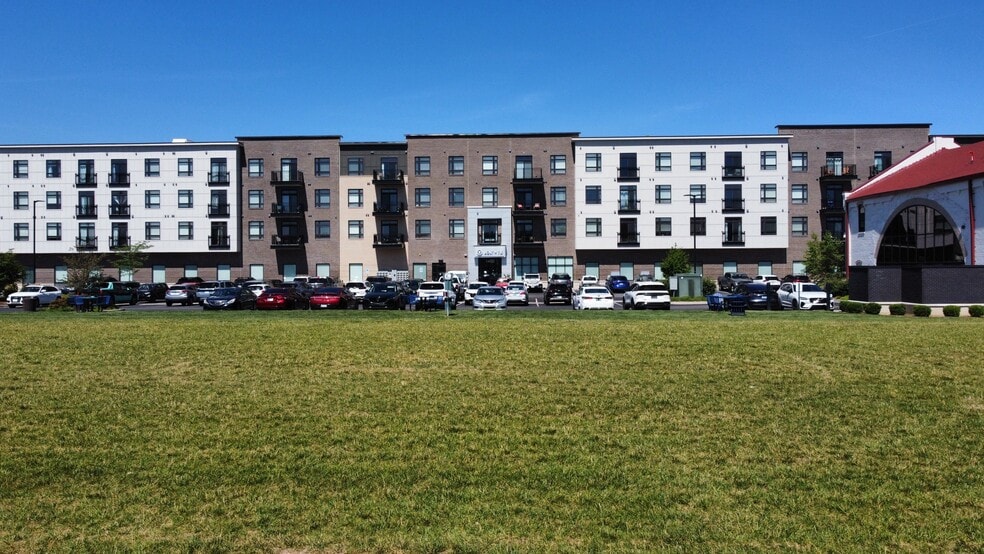 More Photos Of 1400 Main St, Clarksville Apartments For Lease