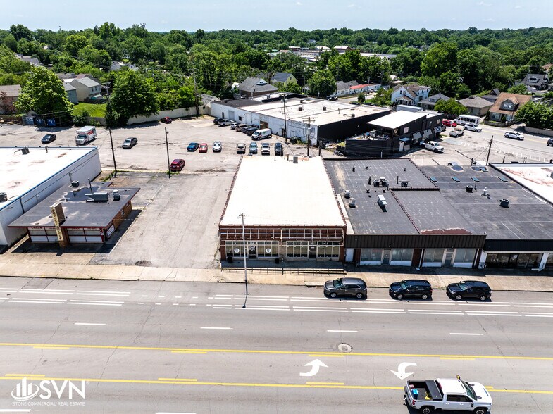 More Photos Of 940-942 Winchester Rd, Lexington Storefront For Lease