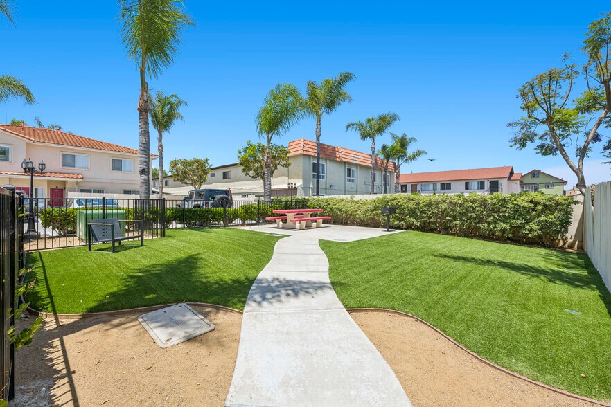 More Photos Of 242 Kennedy St, Chula Vista Apartments For Sale