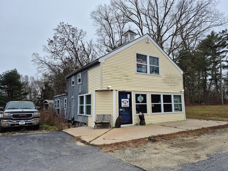 More Photos Of 441 Providence Tpke, Hampton Apartments For Sale