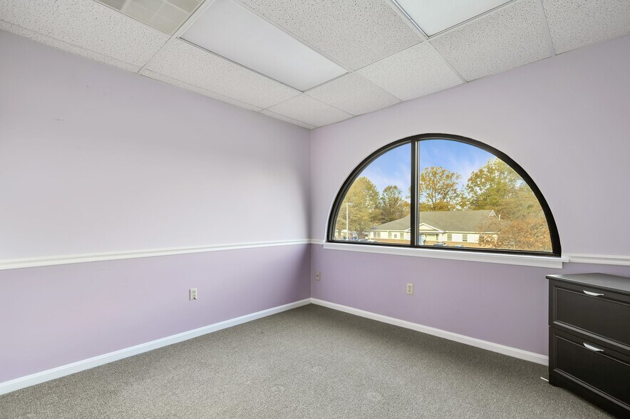 More Photos Of 838 Walker Sq, Dover Office For Sale