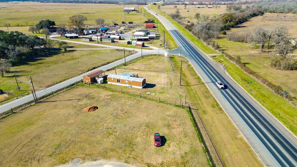 More Photos Of 9157 TX-105, Navasota Light Distribution For Sale