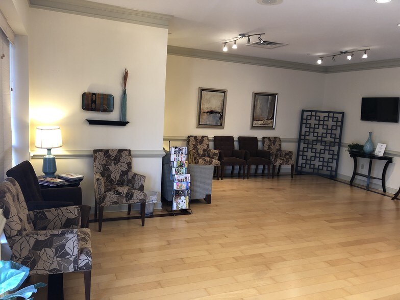 More Photos Of 1880 W Oak Pky, Marietta Loft Creative Space For Lease