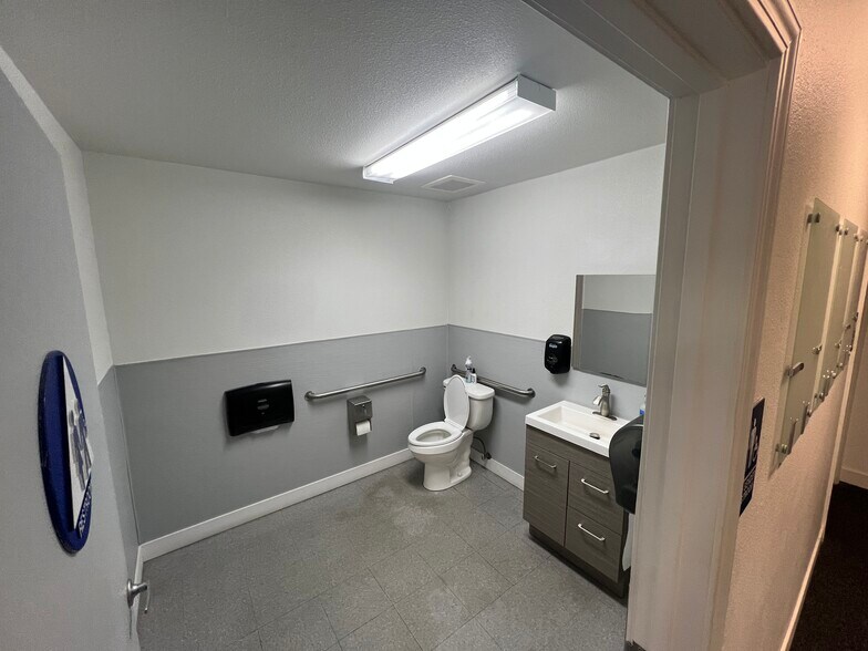 More Photos Of 20 N East St, Woodland Industrial For Lease