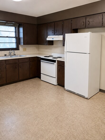 More Photos Of 1820-1824 W Walnut St, Springfield Apartments For Sale
