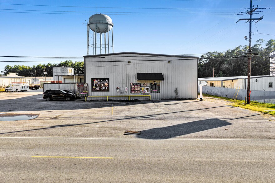 More Photos Of 55 W Chance Rd, Lumberton Warehouse For Lease