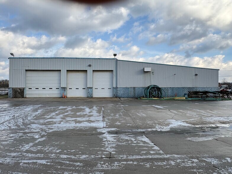 More Photos Of 2198 University Dr, Lemont Furnace Manufacturing For Sale