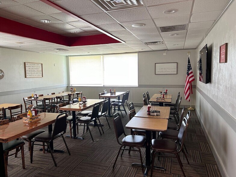 More Photos Of 841 Ridgewood Ave, Daytona Beach Restaurant For Sale