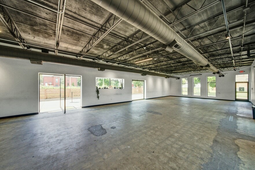 More Photos Of 611 W Philadelphia St, Detroit Freestanding For Sale