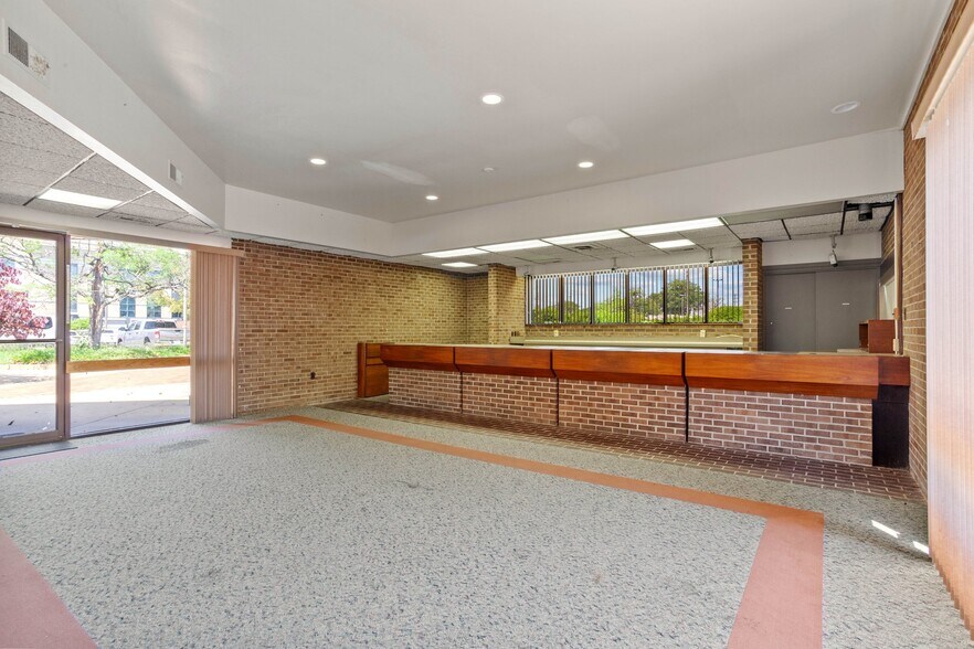 More Photos Of 105 N Main St, Hopewell Medical For Sale