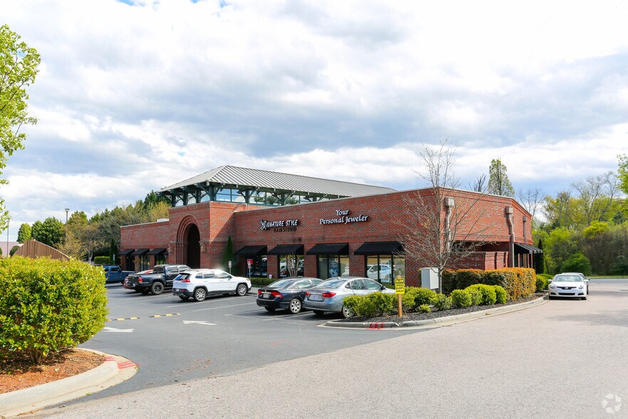 More Photos Of 20035 Jetton Rd, Cornelius Freestanding For Lease