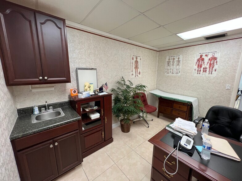 More Photos Of 2331 N State Road 7, Lauderhill Office For Sale