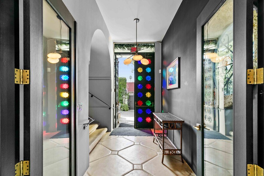 More Photos Of 210 S Kenwood St, Glendale Loft Creative Space For Lease