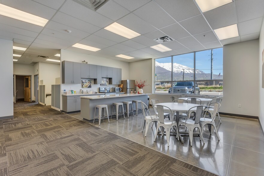 More Photos Of 1020 W 600 S, Lindon Warehouse For Lease