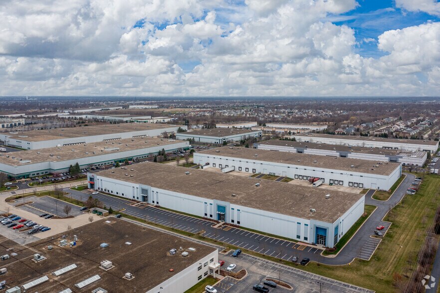 More Photos Of 612 Territorial Dr, Bolingbrook Warehouse For Lease