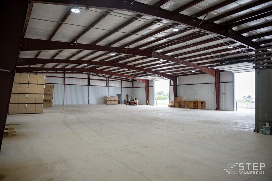 More Photos Of 1422 Cimarron Ct, Greeley Warehouse For Lease