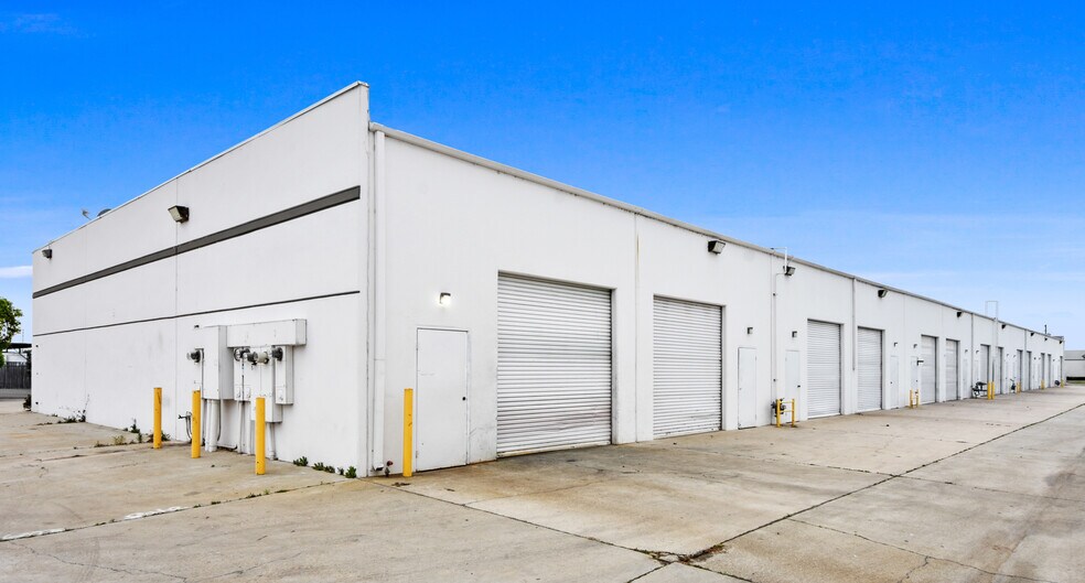 More Photos Of 1188 N Grove St, Anaheim Light Manufacturing For Sale