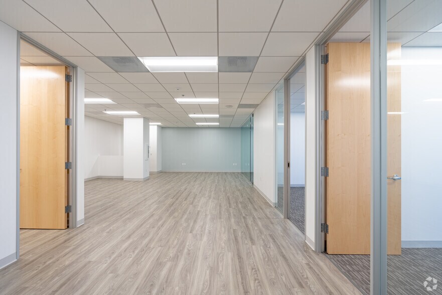 More Photos Of 10940 Wilshire Blvd, Los Angeles Coworking Space