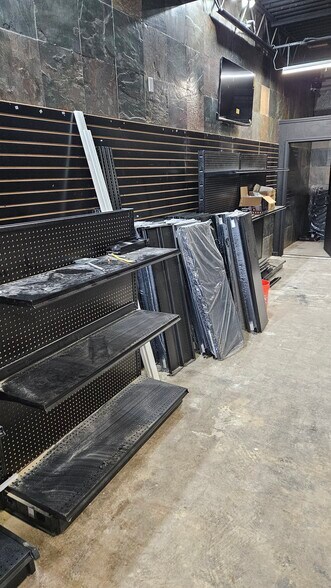 More Photos Of 756-758 E 200th St, Cleveland Freestanding For Lease
