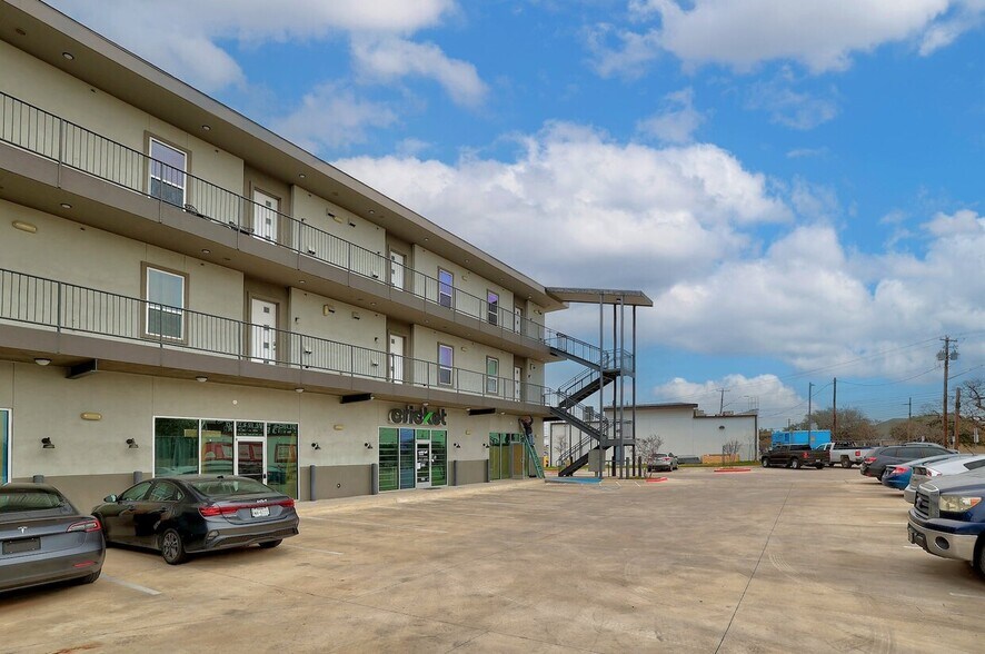 More Photos Of 4507 E Martin Luther King Jr Blvd, Austin Apartments For Sale