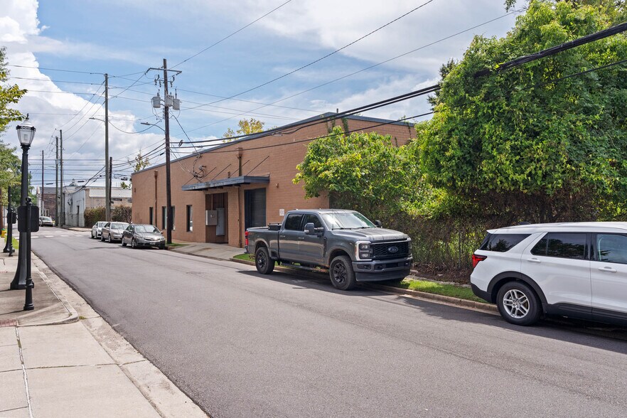 More Photos Of 500 Saint Michael St, Mobile Office For Lease