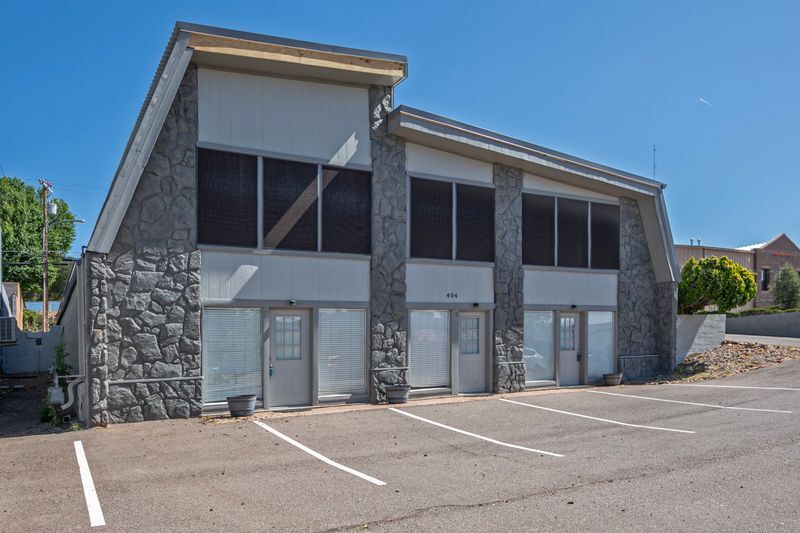 More Photos Of 404 W Main St, Payson Medical For Sale