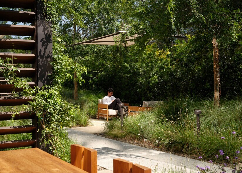 More Photos Of 1800 Avenue of the Stars, Los Angeles Unknown For Lease