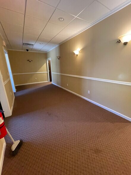 More Photos Of 189 Main Rd, Riverhead Medical For Lease