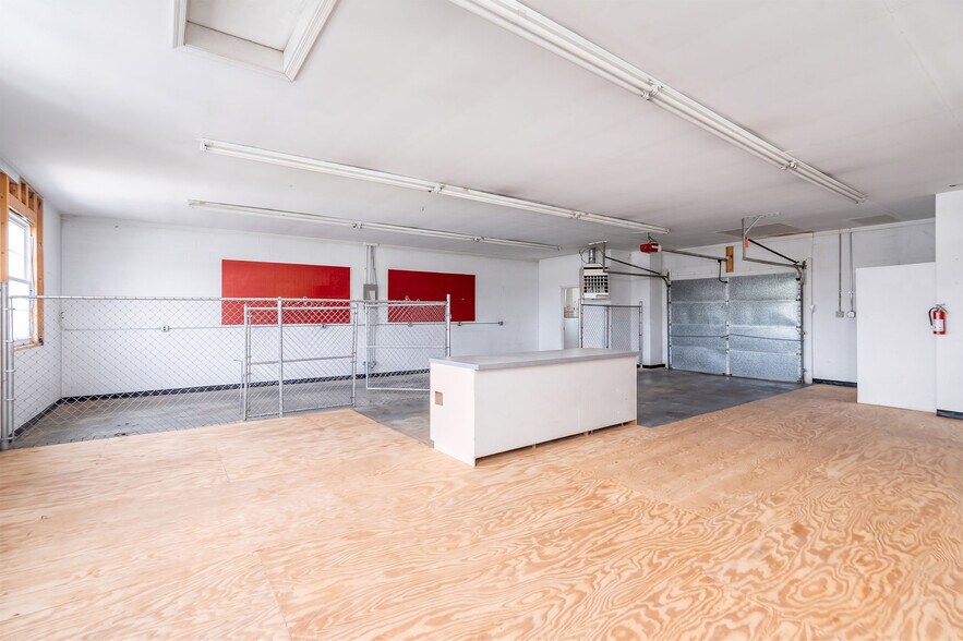 More Photos Of 902 Richmond Ave, Staunton General Retail For Sale