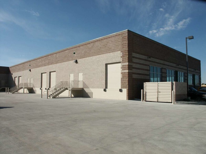 More Photos Of 7442 S Tucson Way, Centennial Light Distribution For Lease