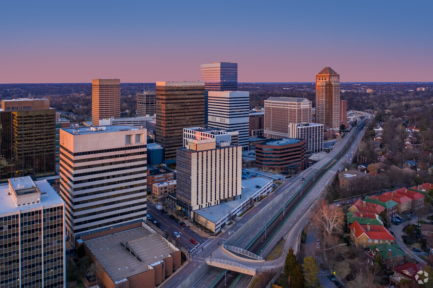 More Photos Of 230 S Bemiston Ave, Clayton Office For Lease