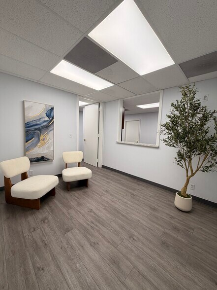 More Photos Of 15644 Pomerado Rd, Poway Medical For Lease