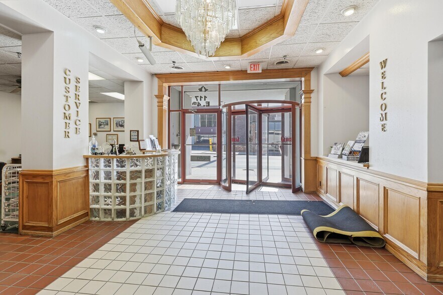 More Photos Of 117 E 4th St, Joplin Office For Sale