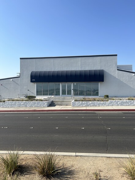 Primary Photo Of 4765 E Ramon Rd, Palm Springs Freestanding For Lease